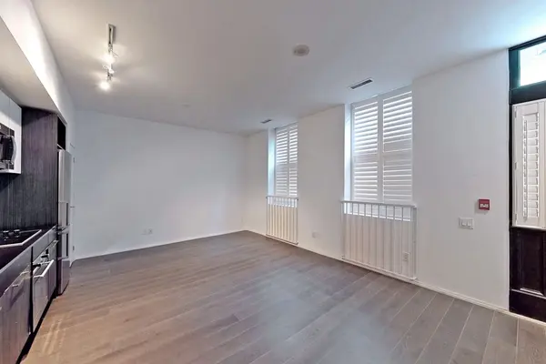 68 Shuter ST #Th01, Toronto C08, ON M5B 1B1