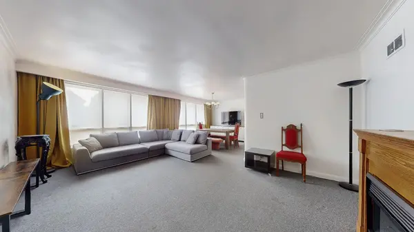 174 Caribou RD, Toronto C04, ON M5N 2B6