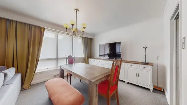 174 Caribou RD, Toronto C04, ON M5N 2B6