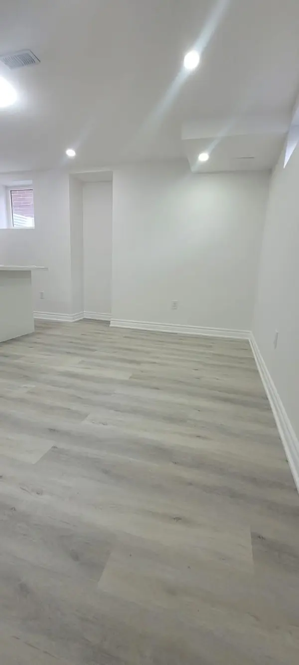 32 Auckland DR E #BSMT, Whitby, ON L1P 0G6