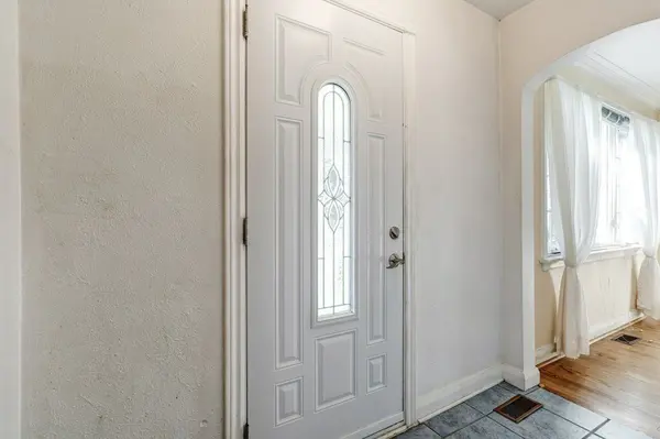 20 Gardens CRES, Toronto E08, ON M4B 1T5