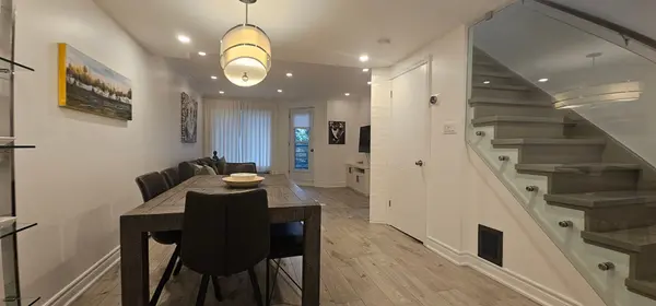 122 Glen Manor DR #5, Toronto E02, ON M4E 2X6