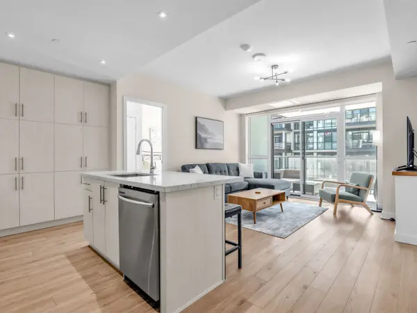 375 Sea Ray AVE #233, Innisfil, ON L9S 0N9