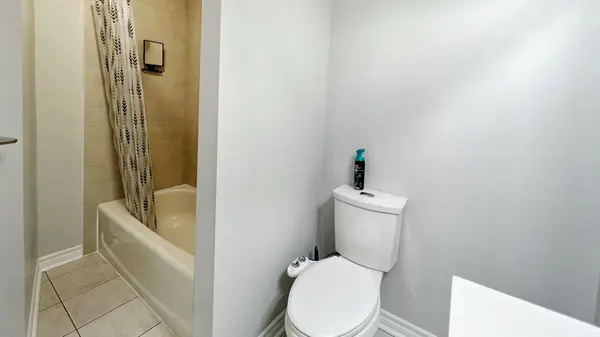 6 Veseli CT #Lower, Bradford West Gwillimbury, ON L3Z 3C3