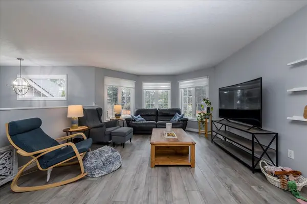 310 Golf Course RD, Wasaga Beach, ON L9Z 1S5