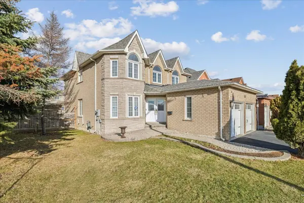 3561 Old Orchard Park DR, Mississauga, ON L5B 4E3