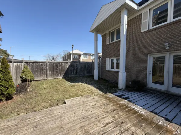 270 Town House CRES, Brampton, ON L6W 3C7