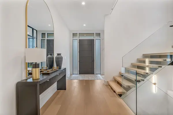 144 Mansfield DR S, Oakville, ON L6H 1K4