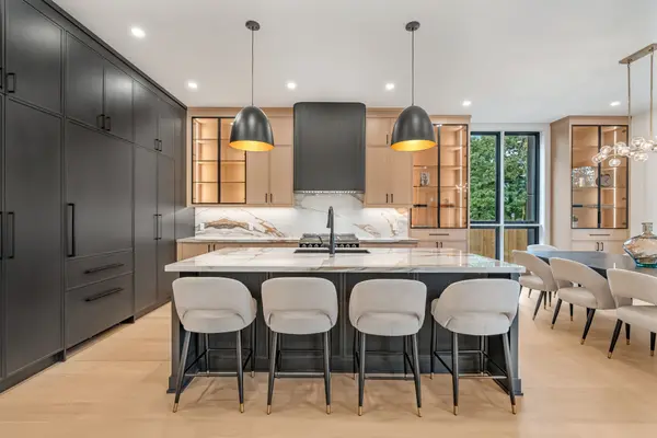 144 Mansfield DR S, Oakville, ON L6H 1K4