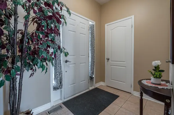 31 Mistdale CRES, Brampton, ON L7A 1S2