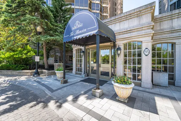 55 Kingsbridge Garden CIR #2310, Mississauga, ON L5R 1Y1