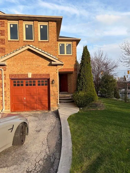 20 Ridge Valley CT, Brampton, ON L6X 4M9