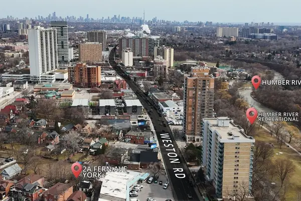 2A Fern AVE, Toronto W04, ON M9N 1M1