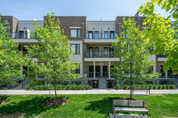 6 Drummond ST #320, Toronto W06, ON M8V 1Y8