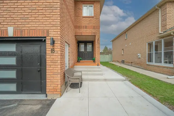 18 Manett CRES, Brampton, ON L6X 4X4