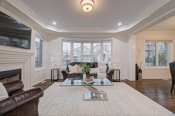 178 Cherryhurst RD, Oakville, ON L6M 0W1