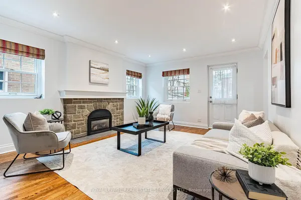 1107 Royal York RD, Toronto W08, ON M8X 2G8