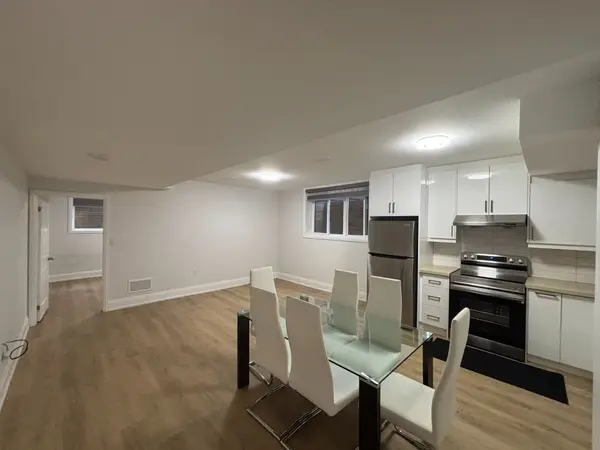 897 Fourth ST #Basement, Mississauga, ON L5E 1J8