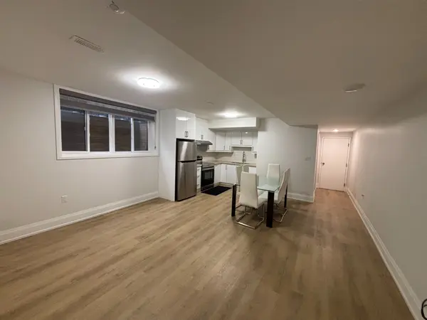 897 Fourth ST #Basement, Mississauga, ON L5E 1J8