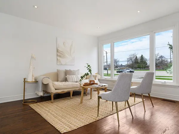 9 Templar DR, Toronto W09, ON M9R 3C6