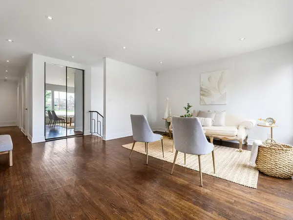 9 Templar DR, Toronto W09, ON M9R 3C6