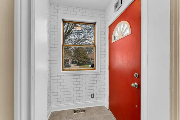 524 College ST, Kingston, ON K7L 4M9