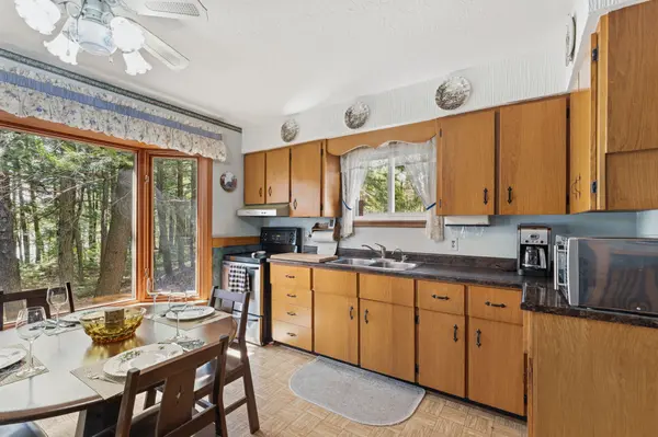 1117 Canadian Shield CRES, Highlands East, ON K0L 2A0