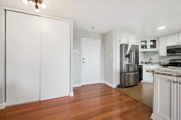 421 Fairview DR #406, Brantford, ON N3R 7M3