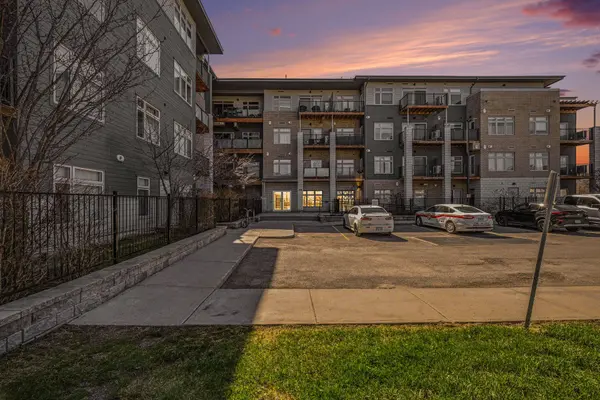 2785 Baseline RD #110, Parkway Park - Queensway Terrace S And Area, ON K2H 0B7