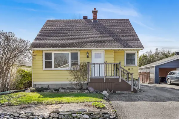 1242 Vancouver AVE, Hunt Club - South Keys And Area, ON K1V 6V3