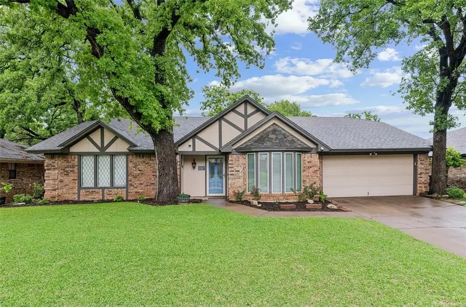 5707 Trail Crest Drive, Arlington, TX 76017