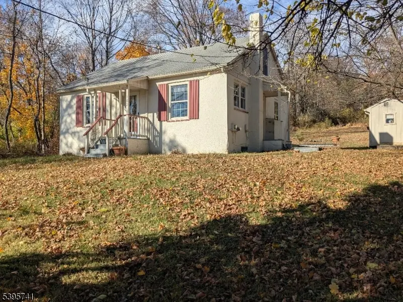 182 State Route 31, Hampton Boro, NJ 08827