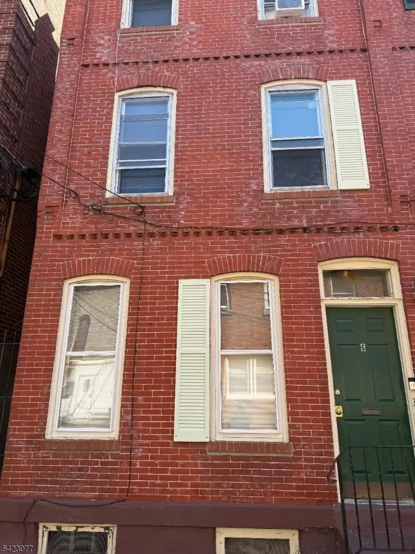 6 Peace St, Trenton City, NJ 08608