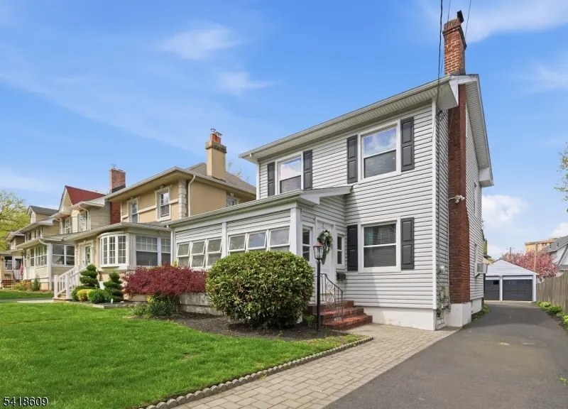 65 Carteret St, Bloomfield Twp., NJ 07003