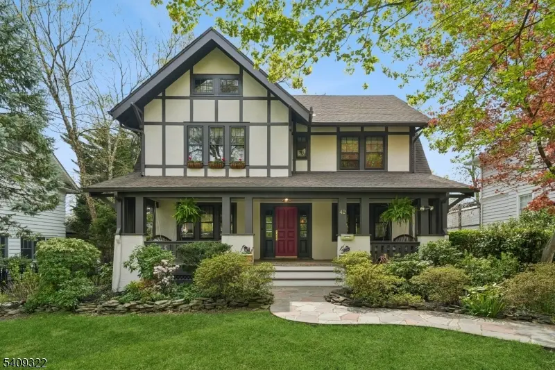 42 Euclid Ave, Maplewood Twp., NJ 07040