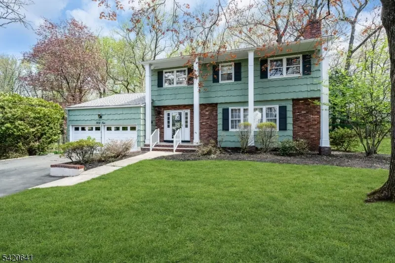 44 Manitou Cir, Westfield Town, NJ 07090