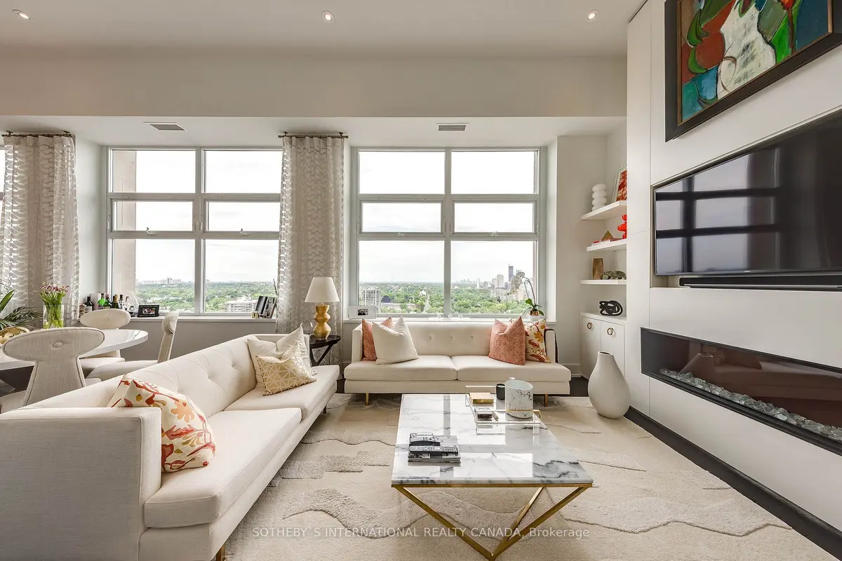 111 St Clair AVE W #2009, Toronto C02, ON M4V 1N5