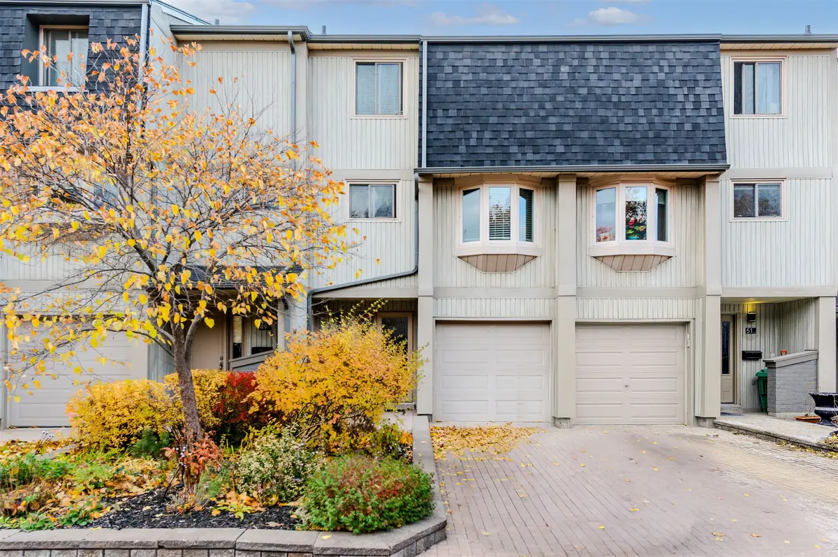 1060 Walden CIR #50, Mississauga, ON L5J 4J9