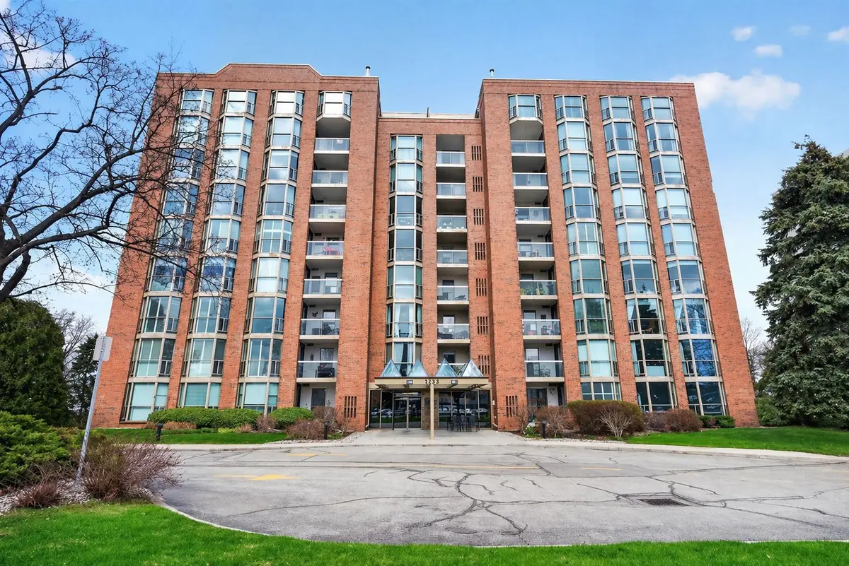 1225 North Shore BLVD E #307, Burlington, ON L7S 1Z6