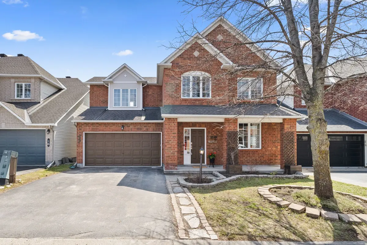 18 Irish Rose CRES, Barrhaven, ON K2J 4T7