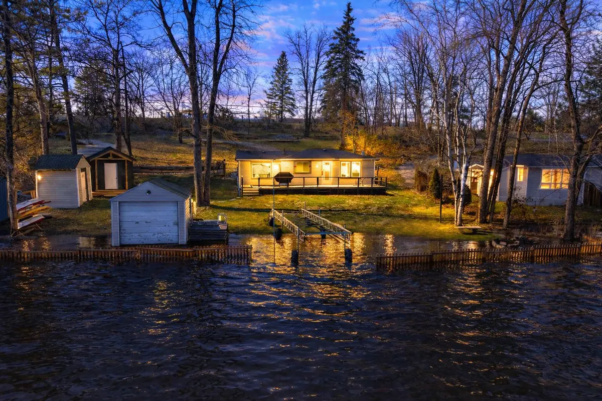 1853 Youngs Point RD, Selwyn, ON K0L 2H0