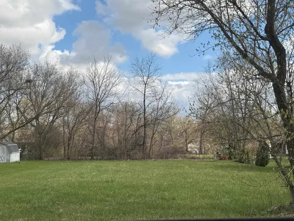 124 BRANDYWINE DR SE, Poplar Grove, IL 61065