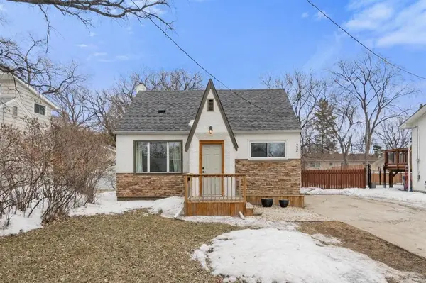 221 Elmhurst RD, Winnipeg, MB R3R 0T5