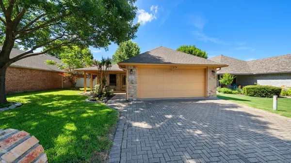 111 Sunglow Loop, Red Oak, TX 75154