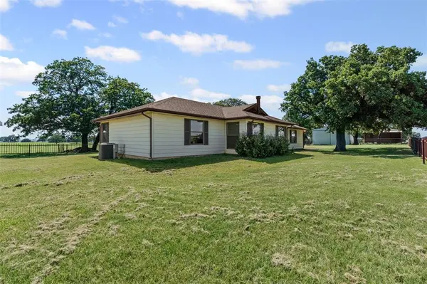 237 Hcr 1444, Blum, TX 76627