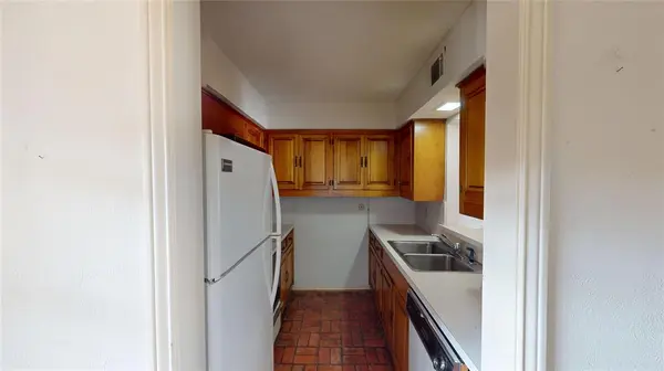 902 S Weatherred Drive #902F, Richardson, TX 75080