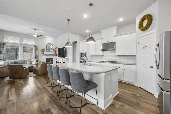 2012 Crescent Street, Fort Worth, TX 76008