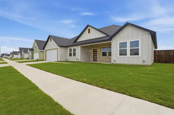532 Highview Court, Godley, TX 76044