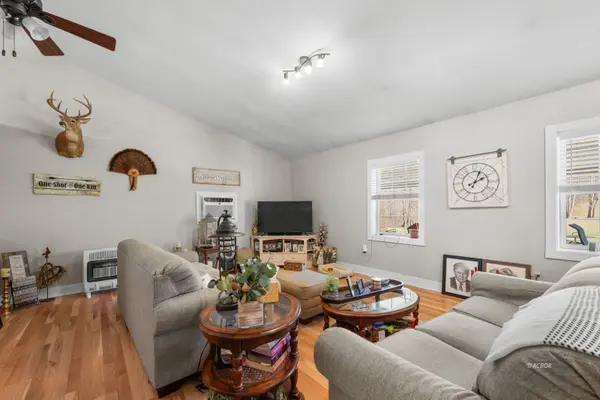 446 Shaffer School Rd, Oak Hill, OH 45656