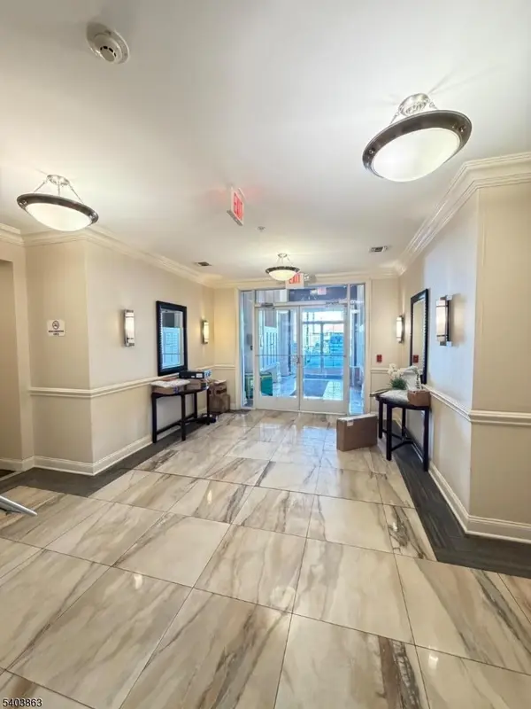 102 E Elizabeth Ave #207, Linden City, NJ 07036